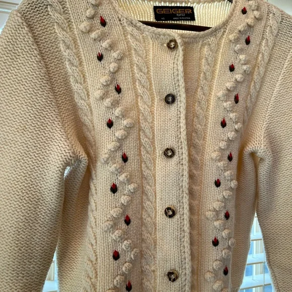 Vintage Ladies Geiger sweater - Picture 2 of 10